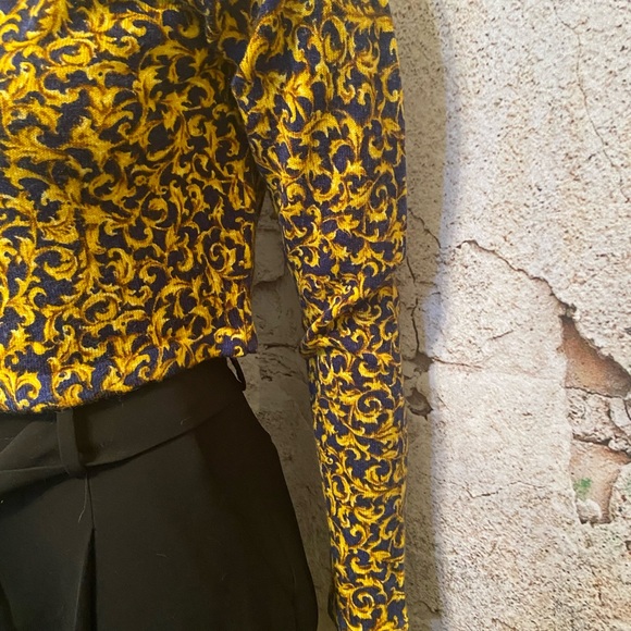 Moussy Cropped Navy/Yellow Sweater - Picture 3 of 7